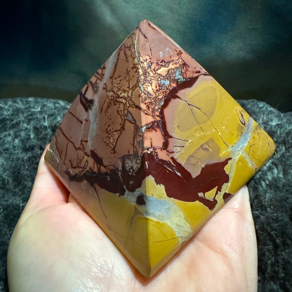 Mokaite Jasper Pyramid